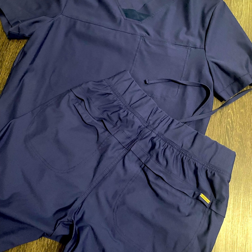 Scrub for men in navy blue perfect condition